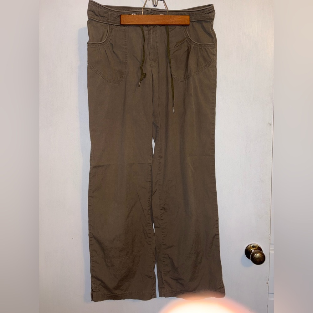 Danskin Women’s or Men’s Medium Army Green Cargo Pants